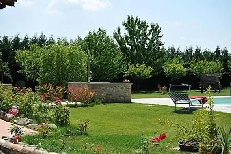 Sleeps 2 Pool Wifi * Citerna